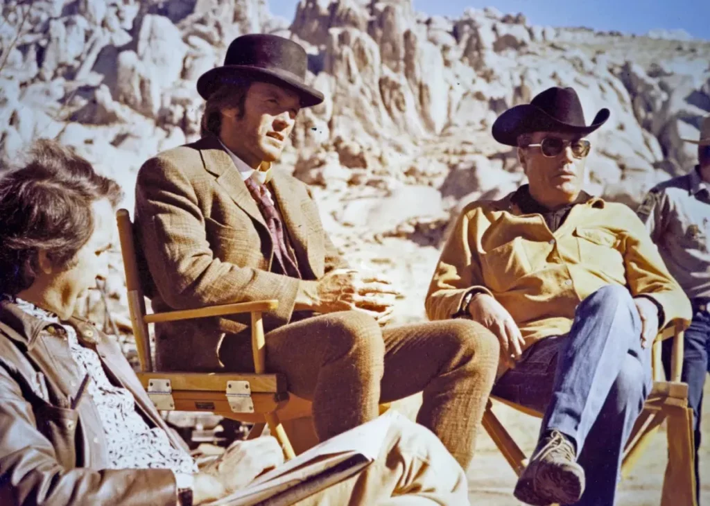 Clint Eastwood y John Sturges durante el rodaje de Joe Kidd (1972)