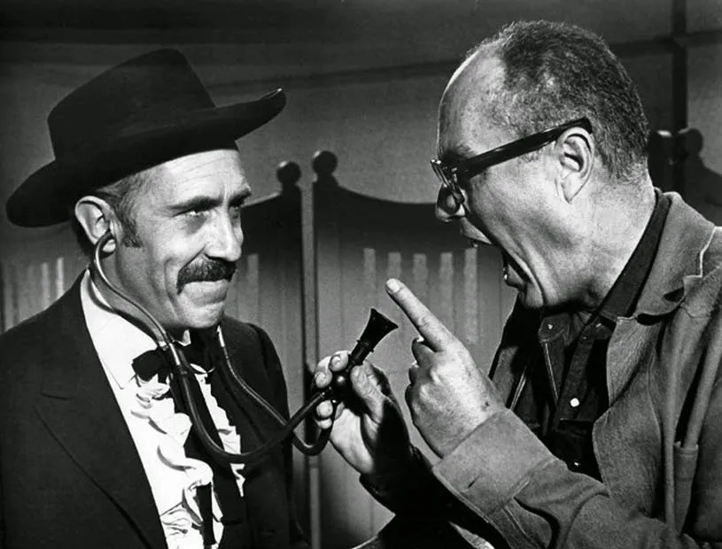 John Sturges en el rodaje de La batalla de las colinas del whisky