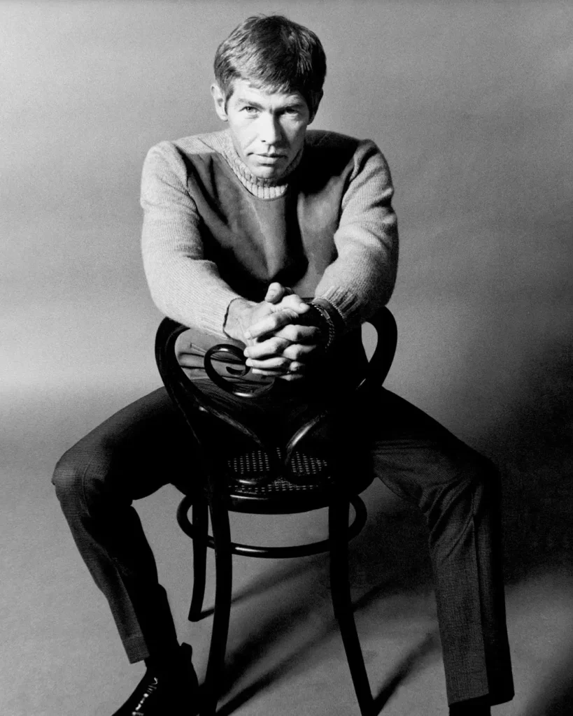 James Coburn retrato de estudio
