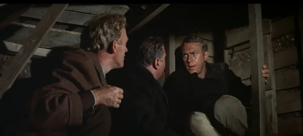 Steve Mcqueen en los túneles de La gran evasión 1963