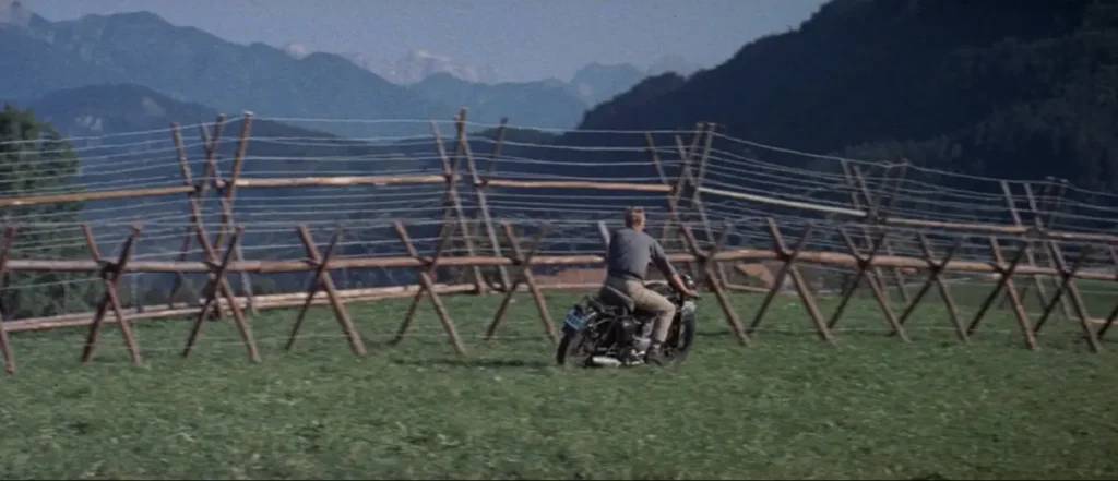 Steve Mcqueen huye en moto La gran evasión 1963