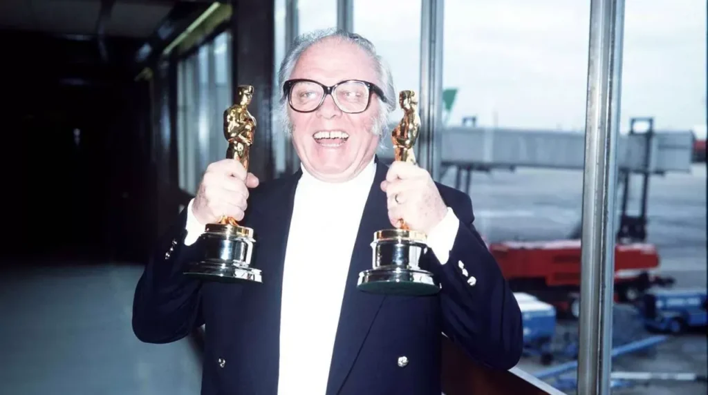 Richard Attenborough celebrando el Oscar de 1983