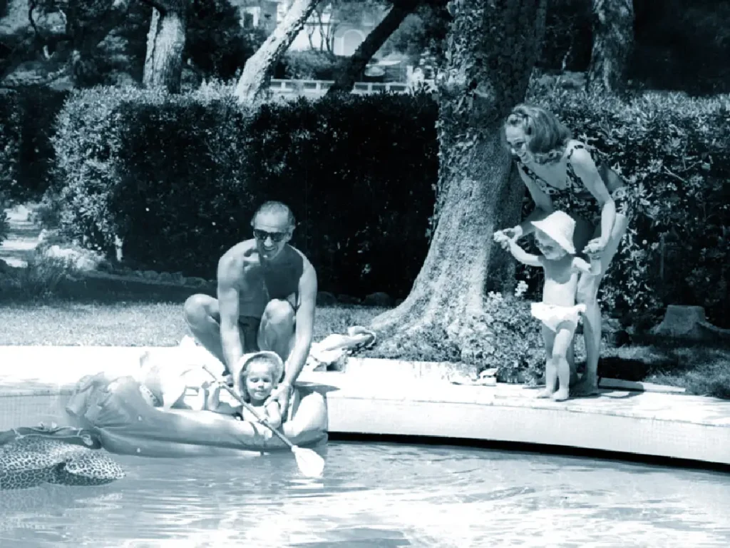 David Niven con Hjördis Genberg y sus hijos