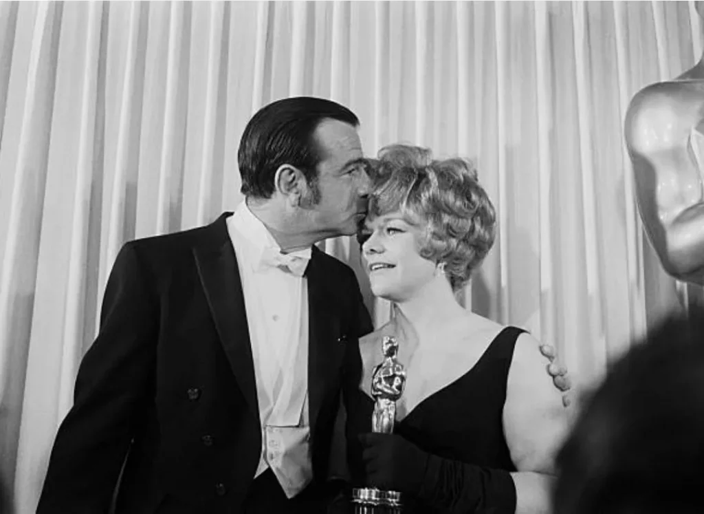 Walter Matthau y Carol Grace en los Oscars